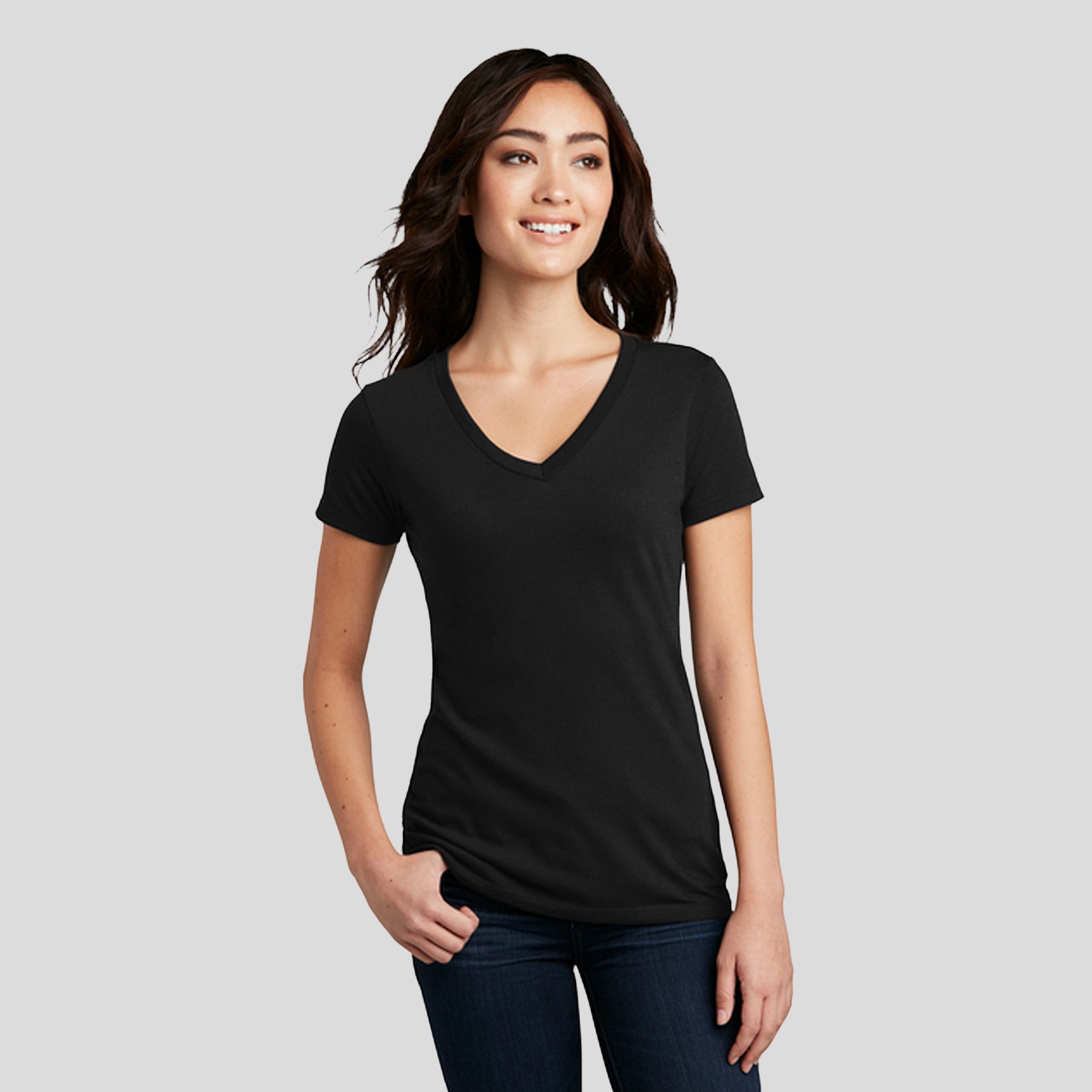 Womenโs Perfect Blendยฎ CVC V-Neck Tee | Black